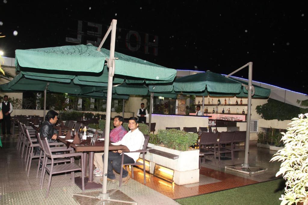 Hotel Ambience Executive Pimpri-Chinchwad Restaurace fotografie